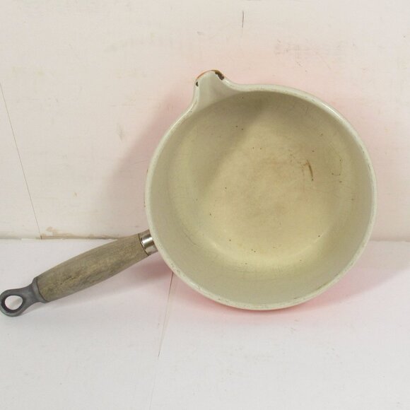 Vintage LE CREUSET Wood-Handle Sauce Pot #18 Orange with Poor Spout France - Picture 5 of 10